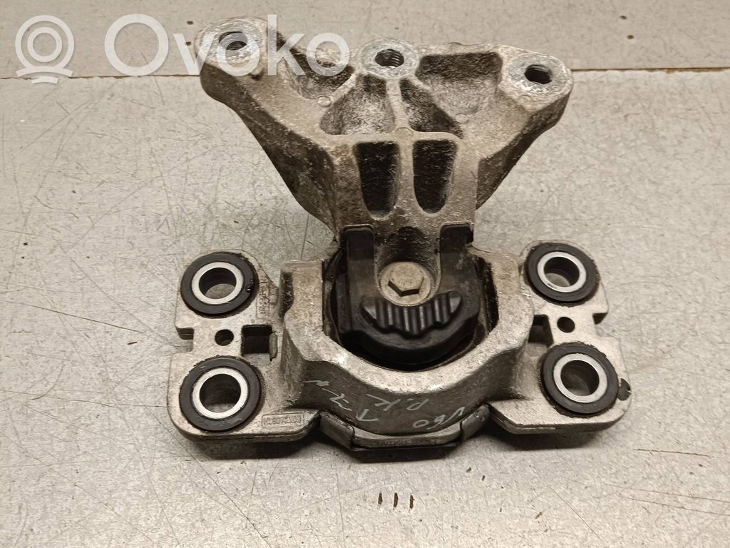 Volvo V60 Engine mount bracket 