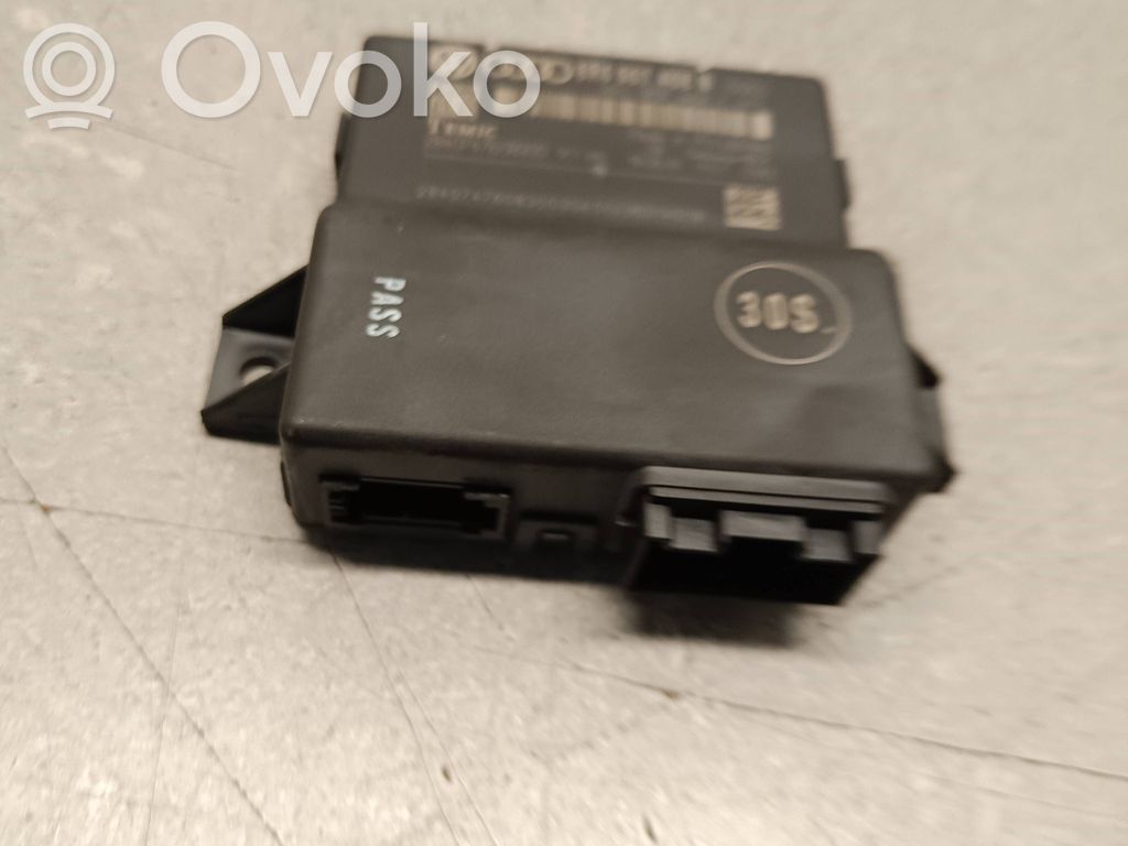 Audi A4 S4 B8 8K Gateway control module 