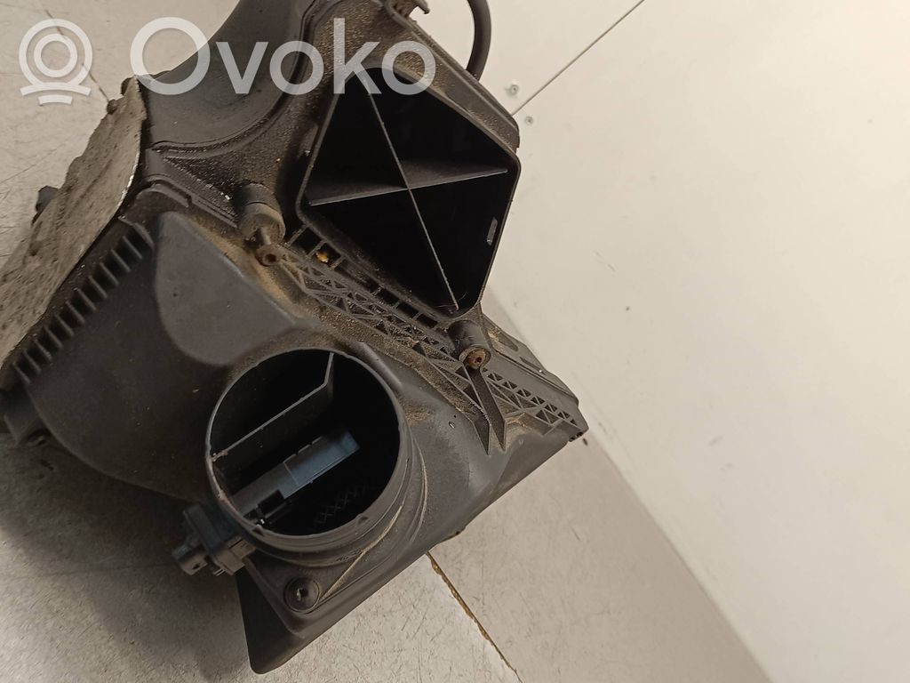 Obudowa filtra powietrza   8K0133837,8K0133843M,4011037K,8K0133837BF