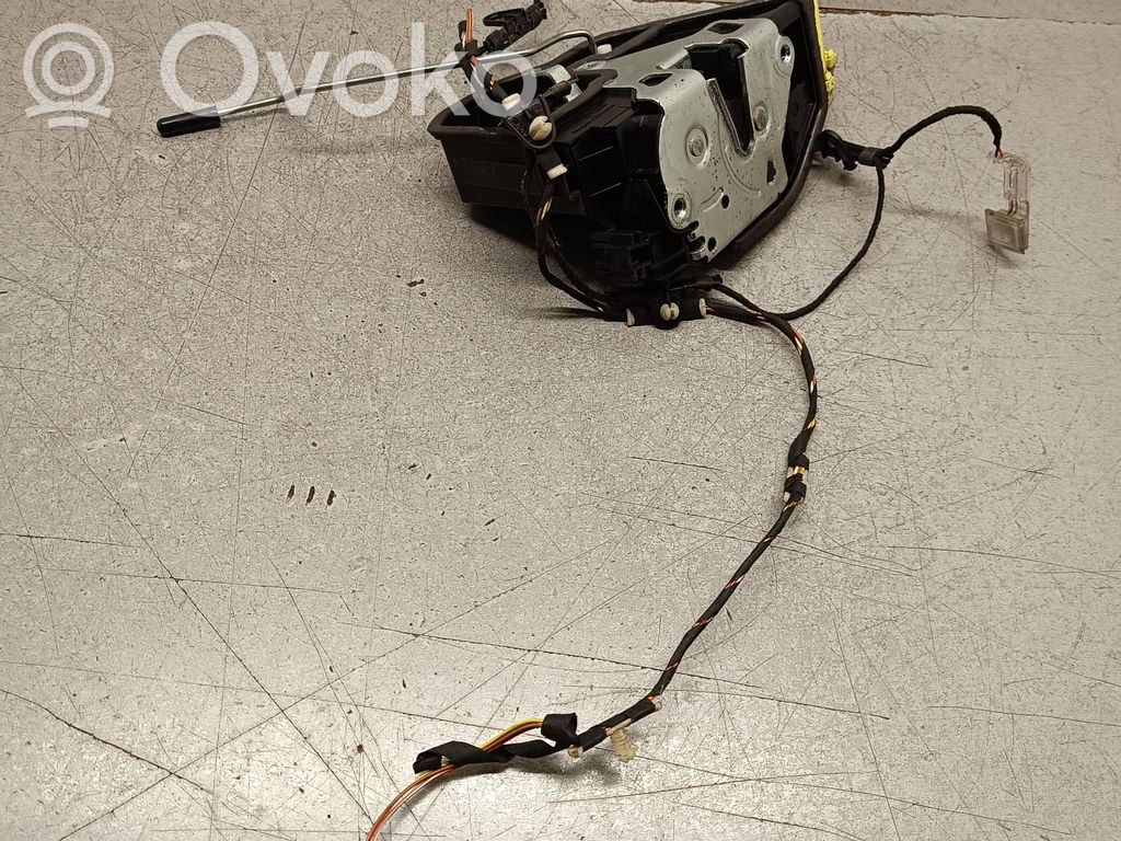 BMW X3 F25 Front door lock 