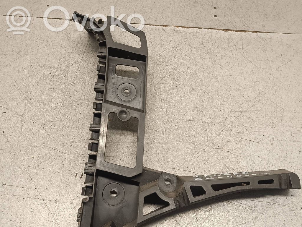 Volkswagen Touran II Uchwyt / Mocowanie zderzaka tylnego 
