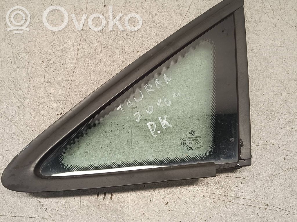 Volkswagen Touran II Trikampis stiklas kėbulo priekyje 