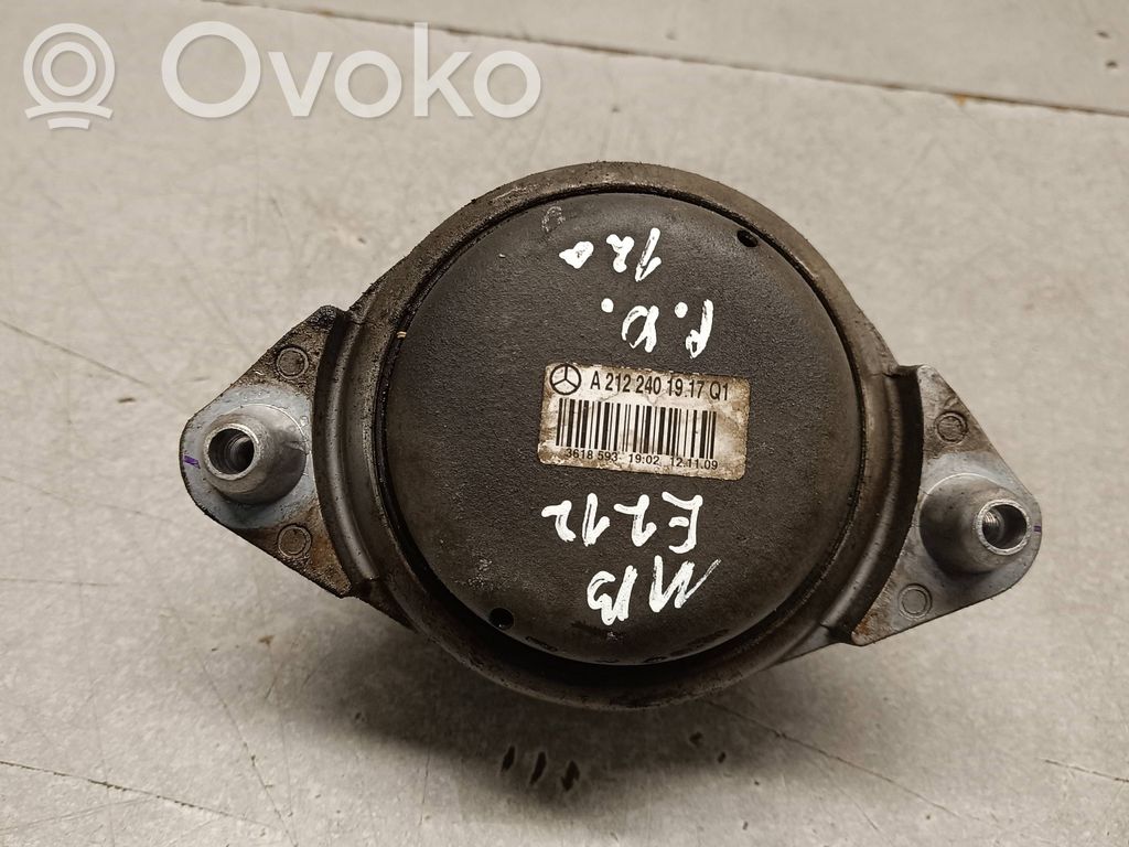 Mercedes-Benz E W212 Engine mount bracket 