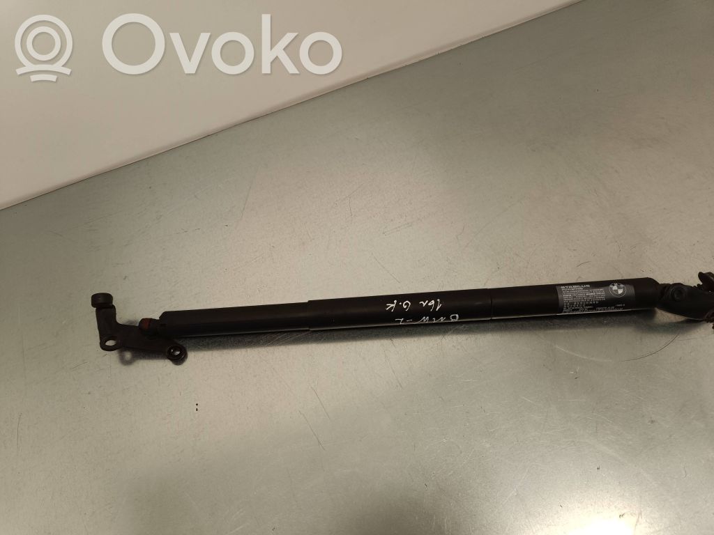 BMW 2 F45 Amortyzator klapy tylnej bagażnika 