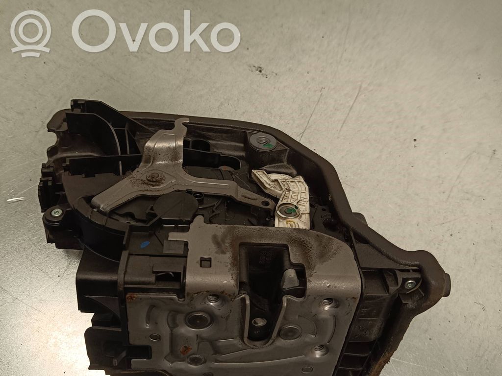 BMW 2 F45 Zamek drzwi tylnych 