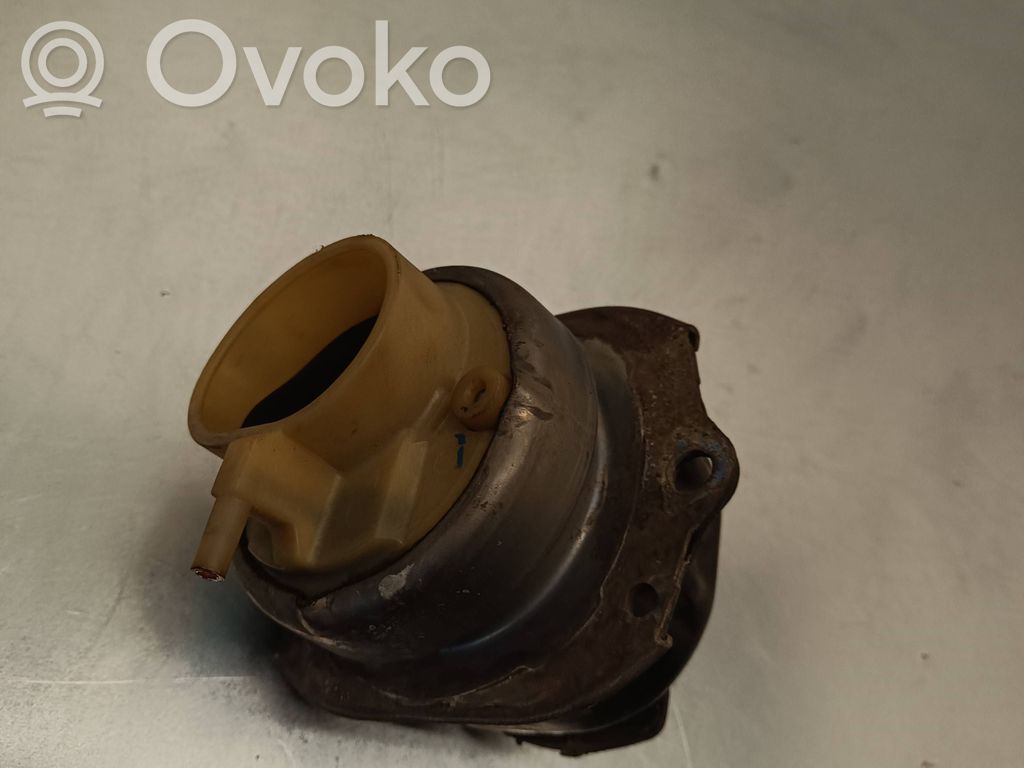 BMW X5 F15 Engine mount bracket 
