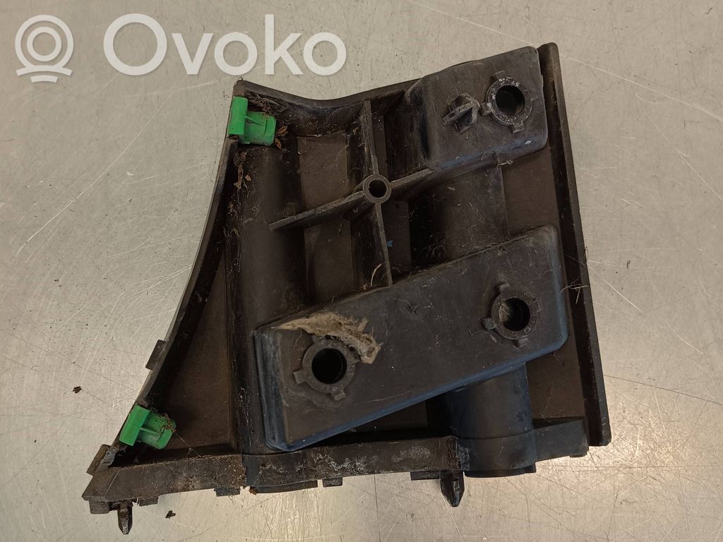 Volvo V40 Front bumper mounting bracket 