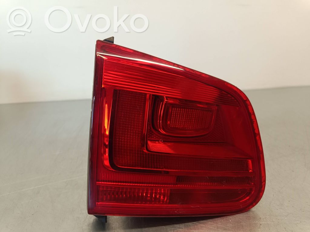 Volkswagen Tiguan Lampy tylnej klapy bagażnika 