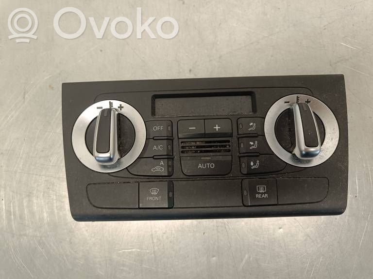 Panel klimatyzacji   8U0820043D,A2C80279600
