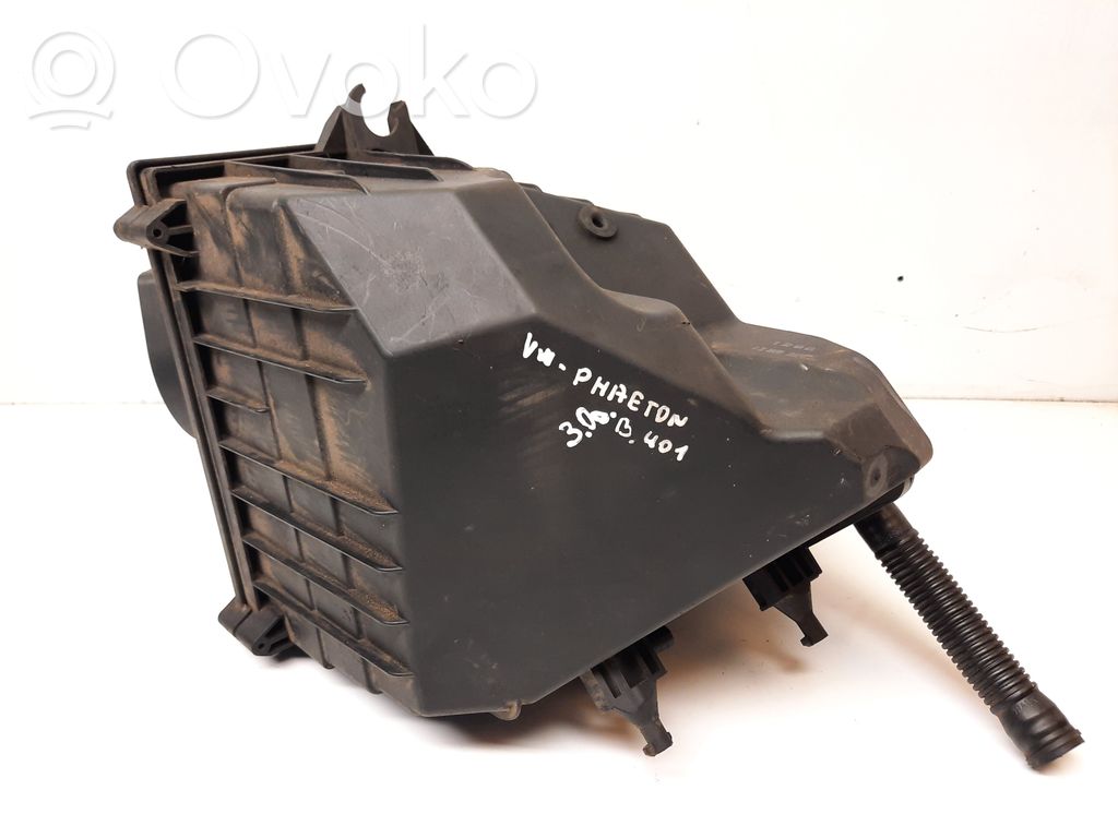 Volkswagen Phaeton Air filter box 