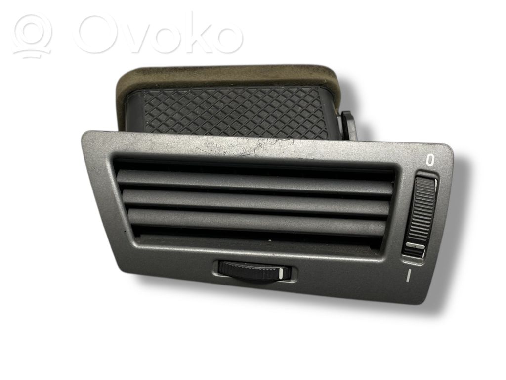 BMW 7 E65 E66 Šoninės oro grotelės 