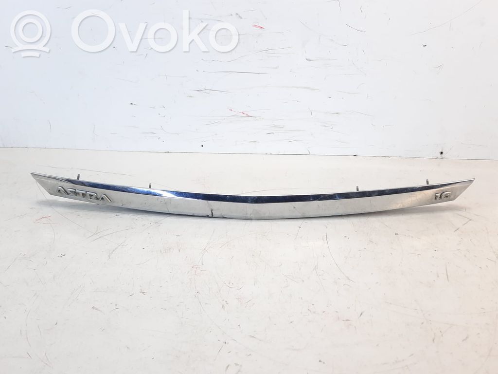 Opel Astra H Trunk door license plate light bar 