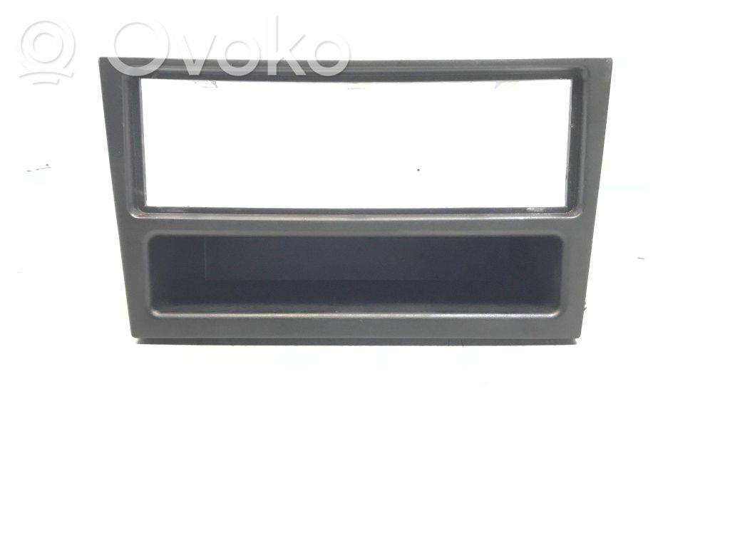 Opel Corsa C Kita salono detalė 