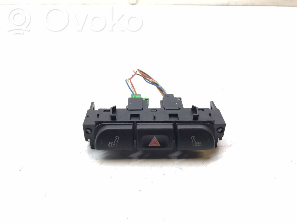 Hazard light switch   1X4313B302BD,K3520