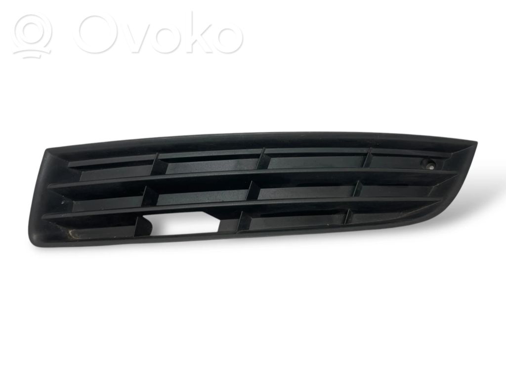 Volkswagen PASSAT B6 Grilă inferioară bară față 