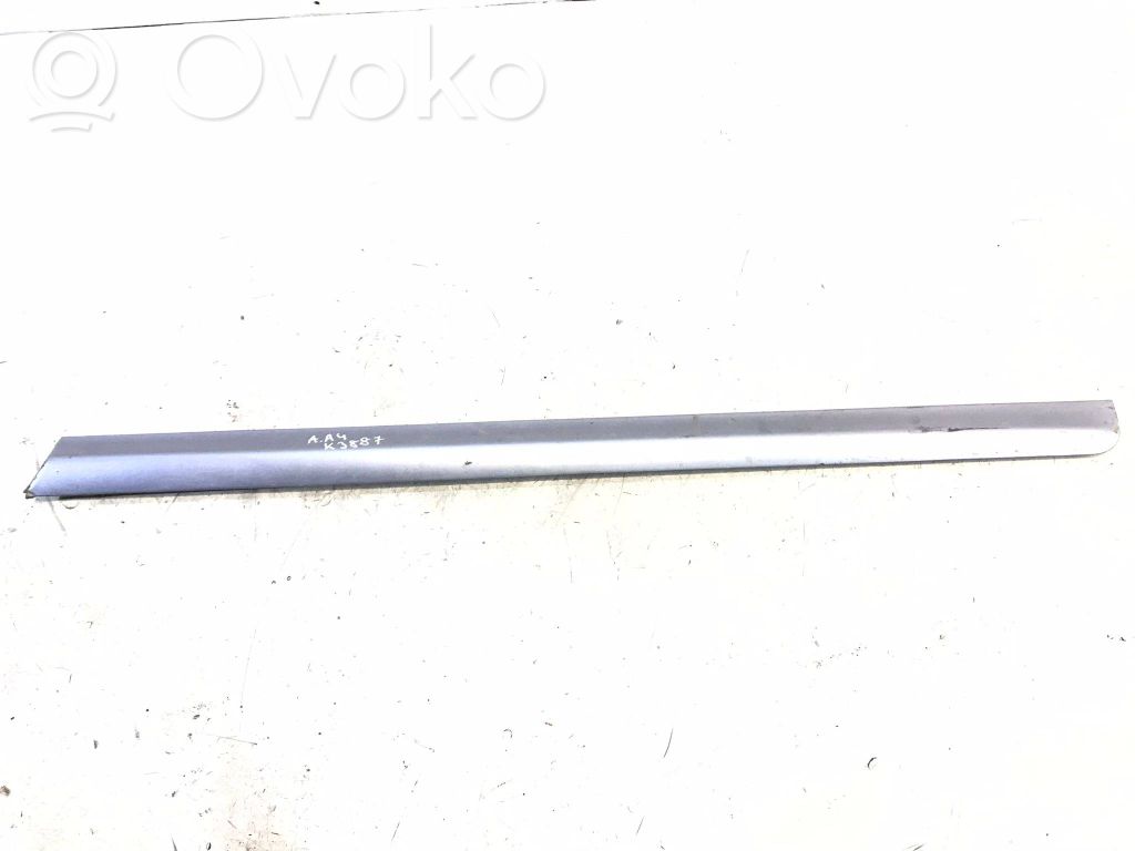 Audi A4 S4 B7 8E 8H Apdaila priekinių durų (moldingas) 