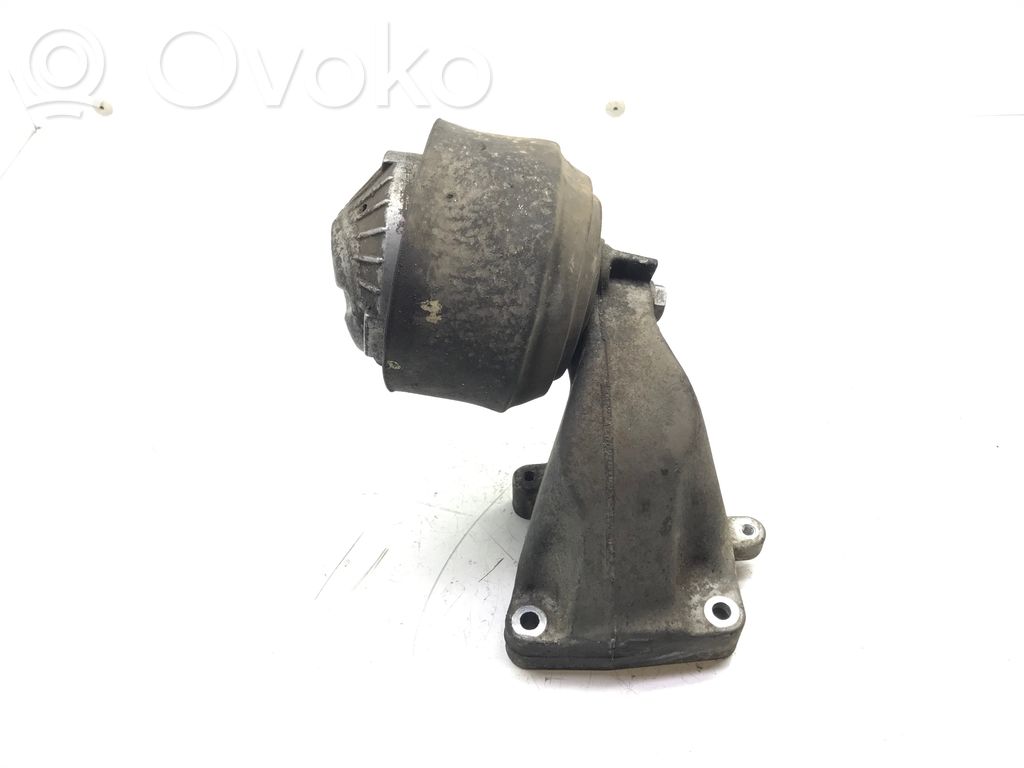 Engine mounting bracket   A6422230104