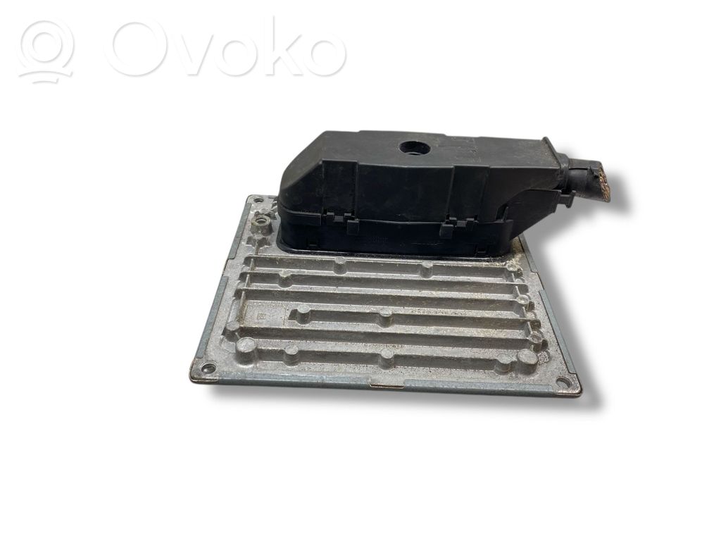 Variklio valdymo blokas   7M5112A650AFD