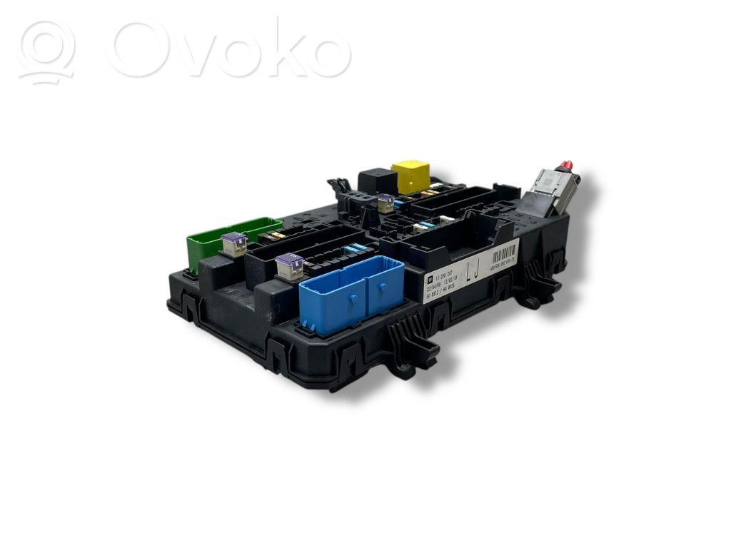 Opel Astra H Fuse module 