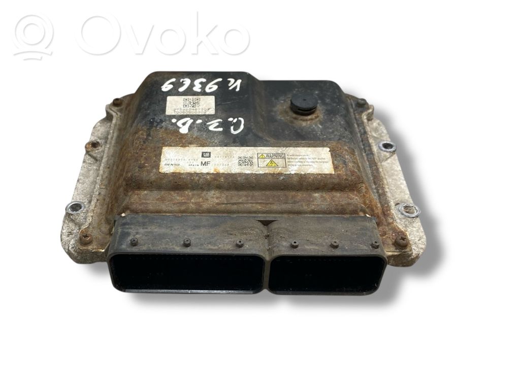 Opel Zafira B Engine control unit/module 