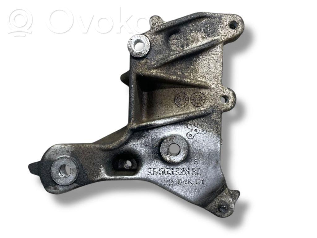 Engine mounting bracket   9656392880,22484N01