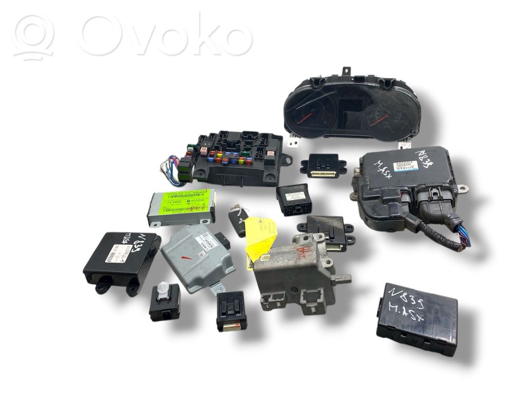 Mitsubishi ASX Komputer / Sterownik ECU i komplet kluczy 