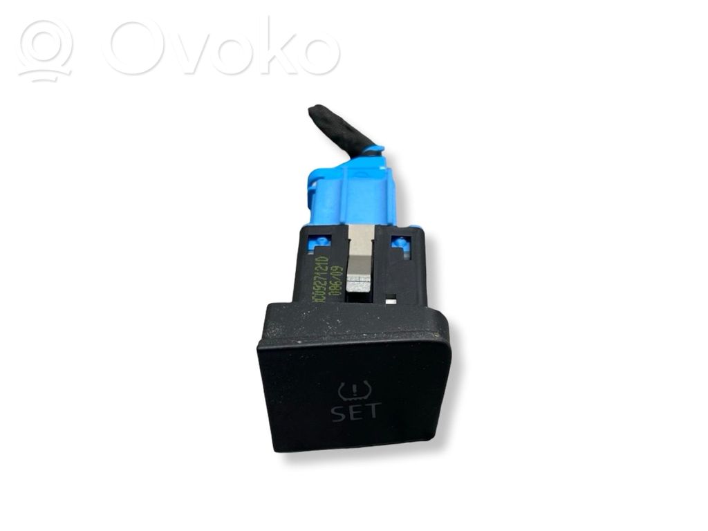 Volkswagen PASSAT CC TPMS reset button 