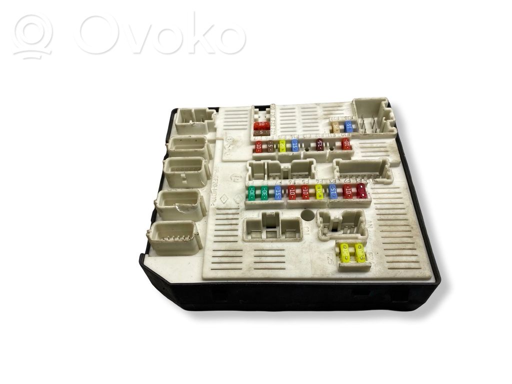 Renault Laguna III Fuse module 