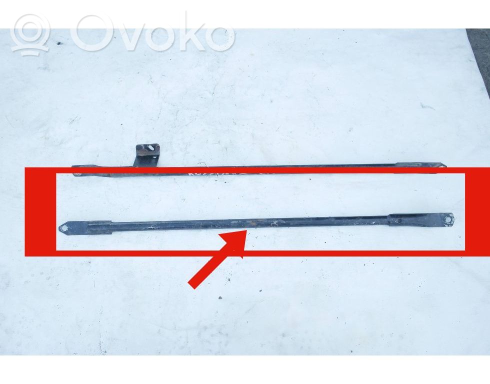 Front strut bar