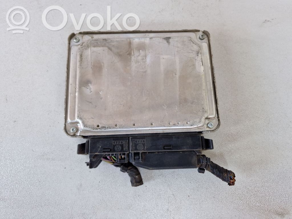 Engine control unit/module   0261201144,1039S10866,036906032RP