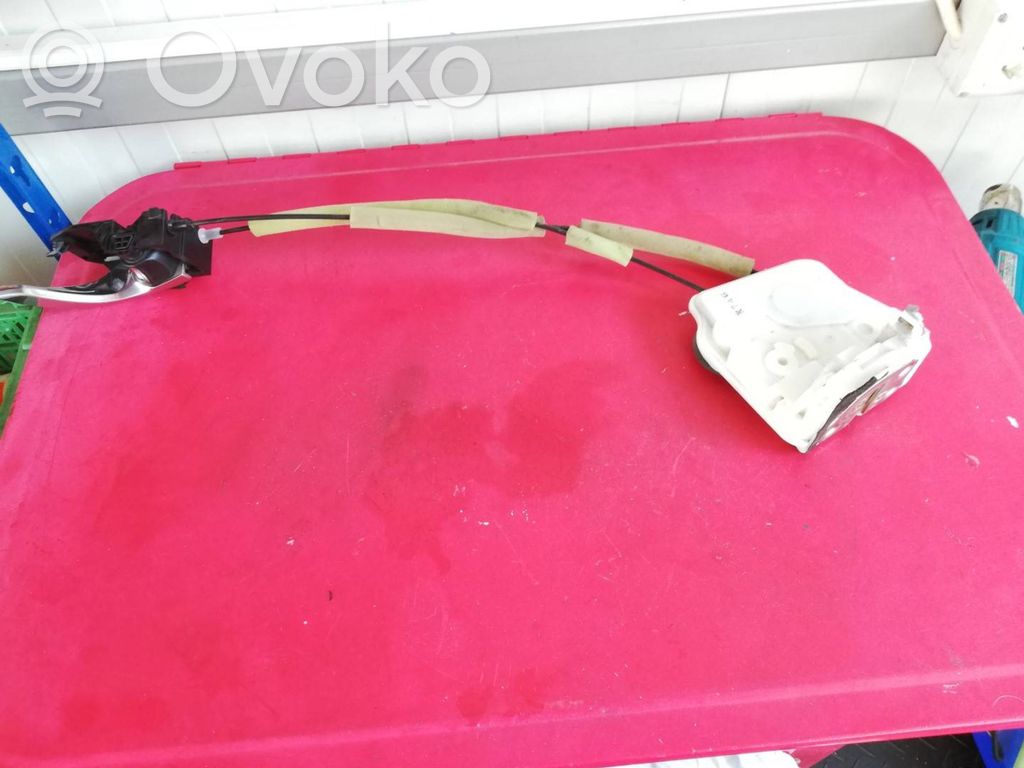 Priekšpusē slēdzene   2L10E0050,GHR1