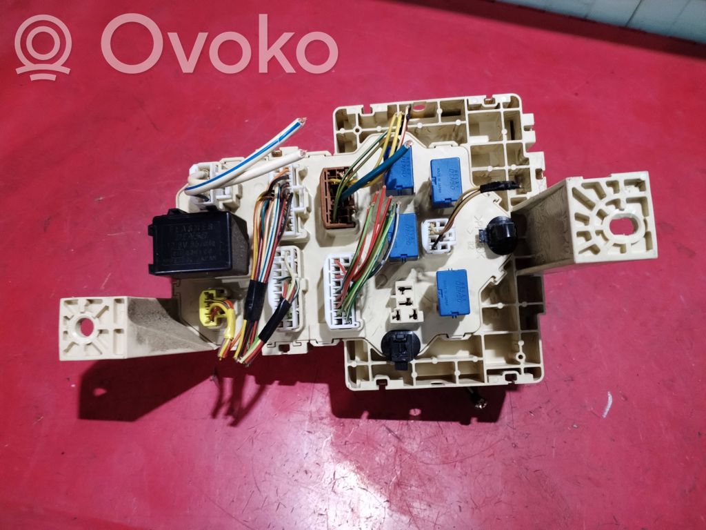Opel Agila B Juego de caja de fusibles 