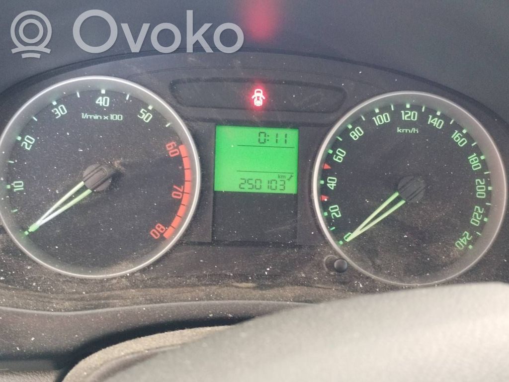 Skoda Roomster (5J) Vitezometru (grup de instrumente) 