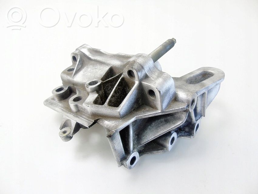 Ford Kuga II Engine mount bracket 