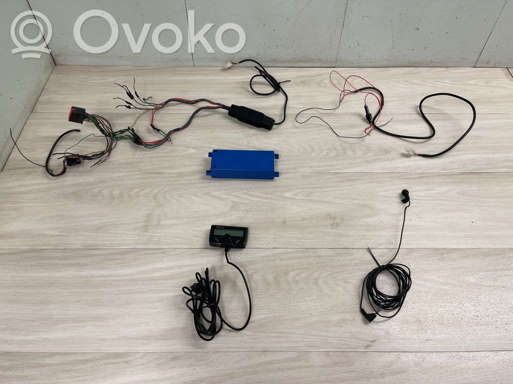 Toyota Land Cruiser (J120) Kit manos libres 
