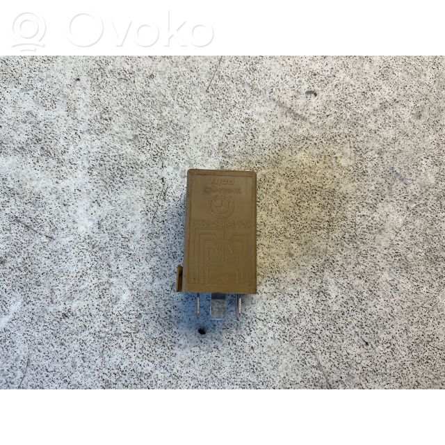 BMW 5 E39 Window control relay 
