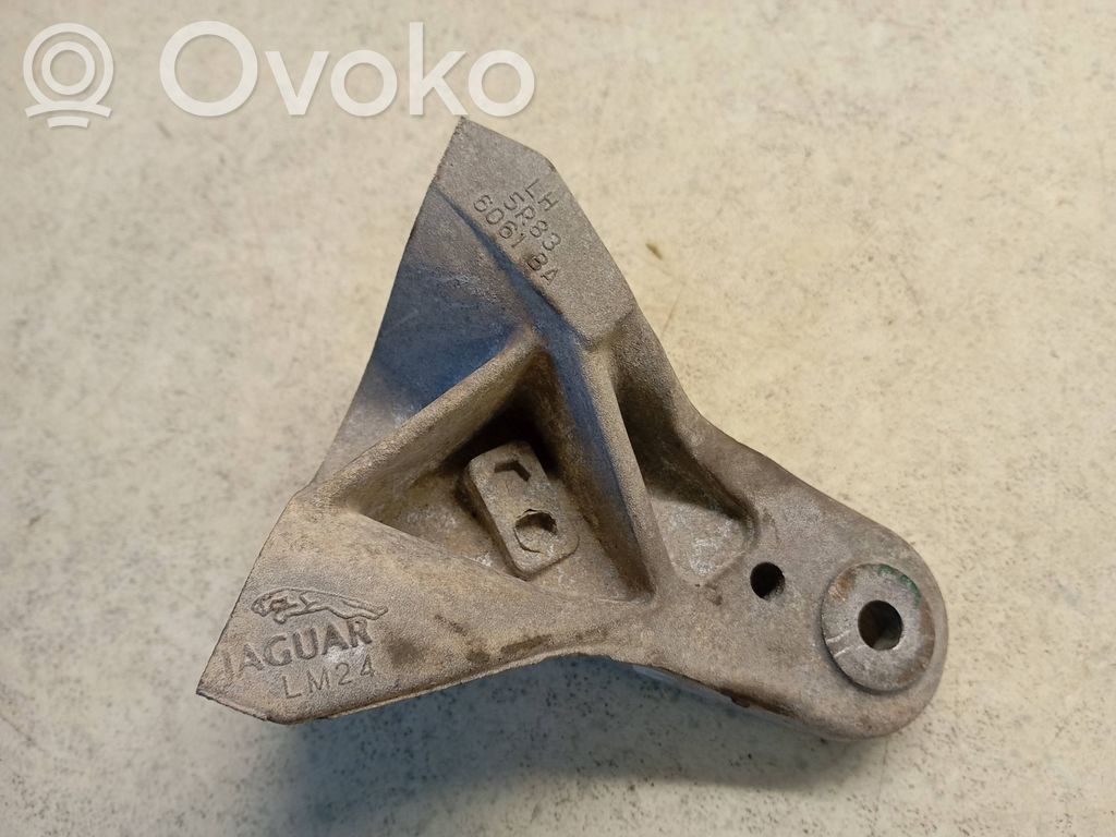 Jaguar XF X250 Engine mount bracket 