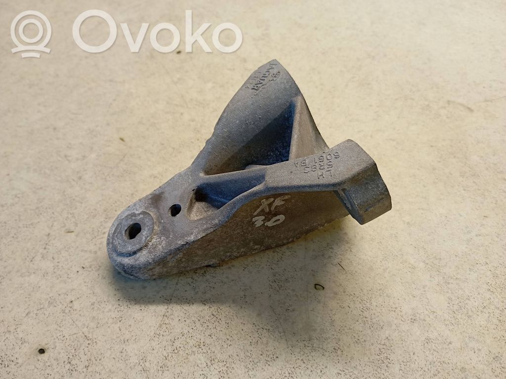 Jaguar XF X250 Engine mount bracket 