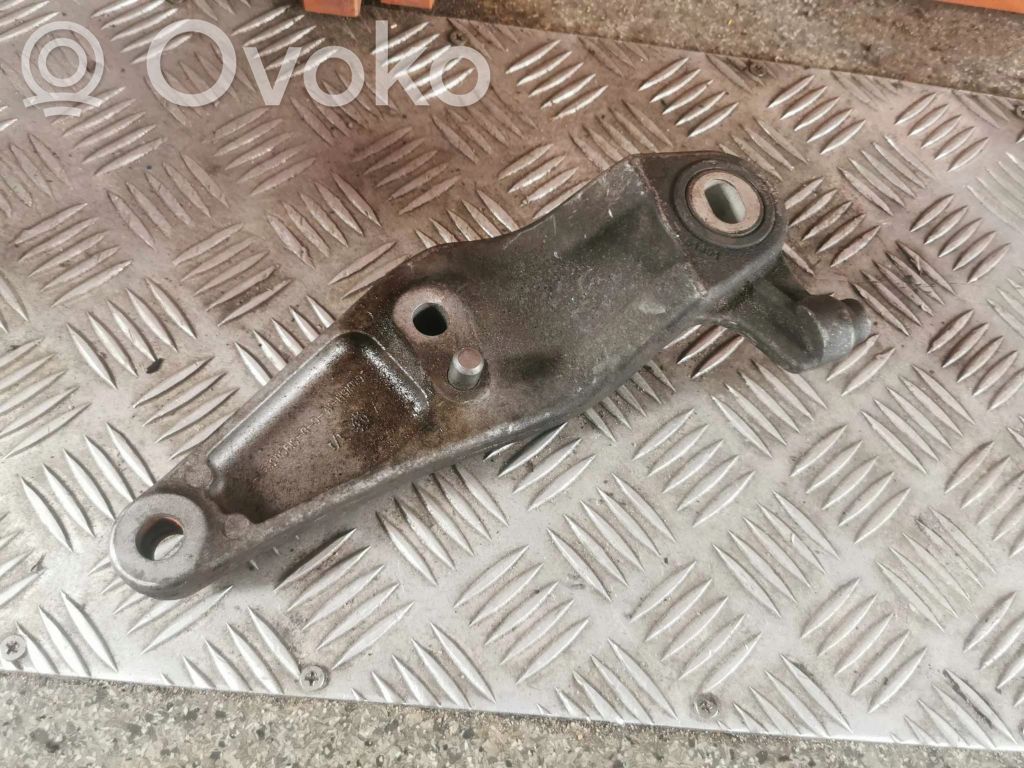 Opel Corsa E Gearbox mounting bracket 