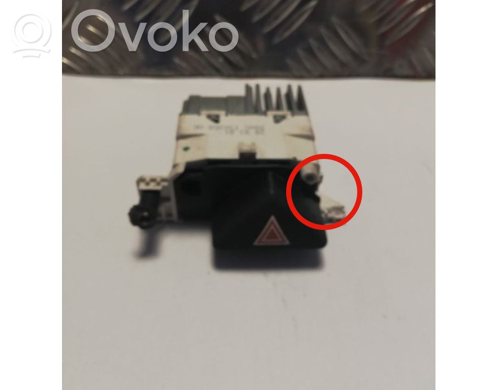 Ford Focus Hazard light switch 