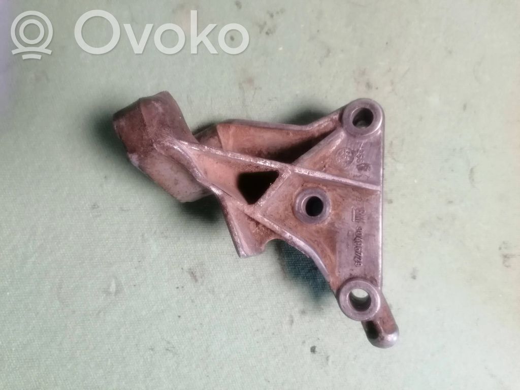 Engine mounting bracket   90496729