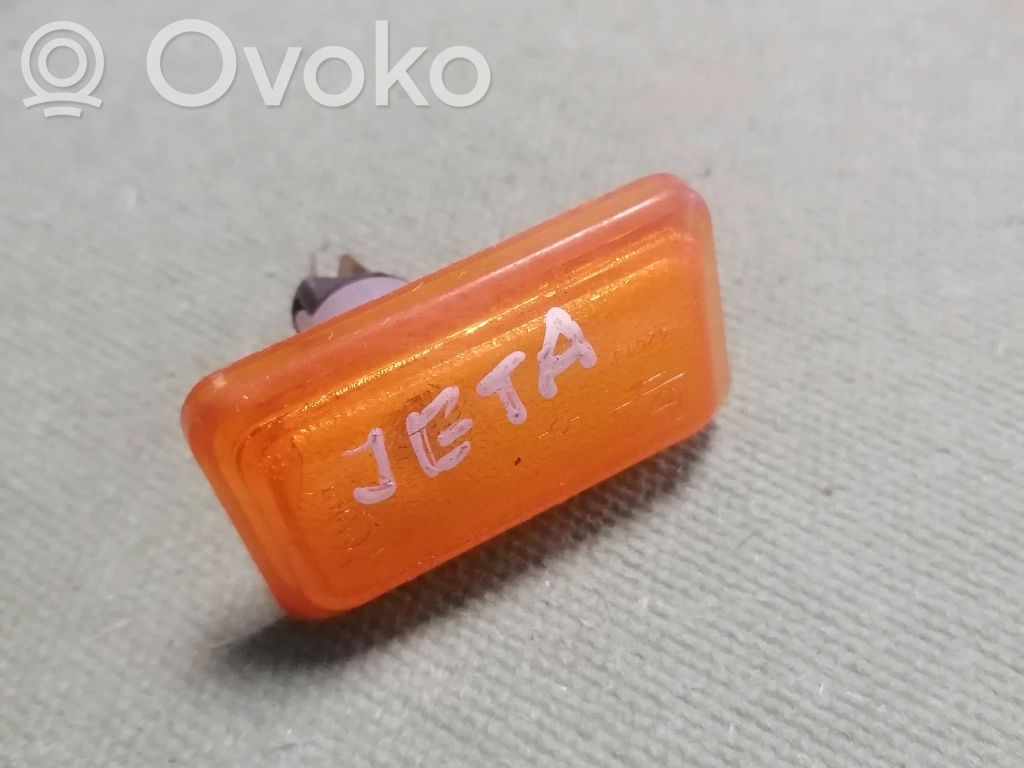 Volkswagen Jetta V Front fender indicator light 