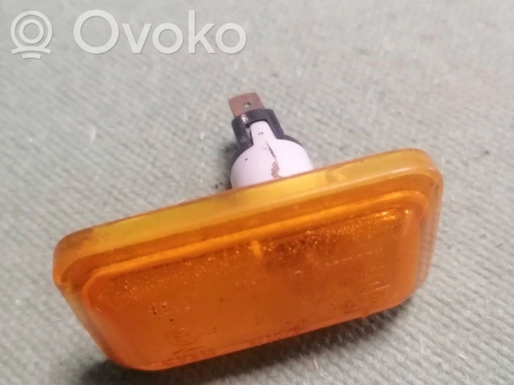 Audi 80 90 S2 B4 Front fender indicator light 