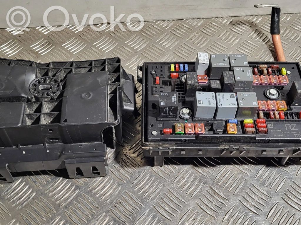 Opel Astra J Sulakemoduuli 