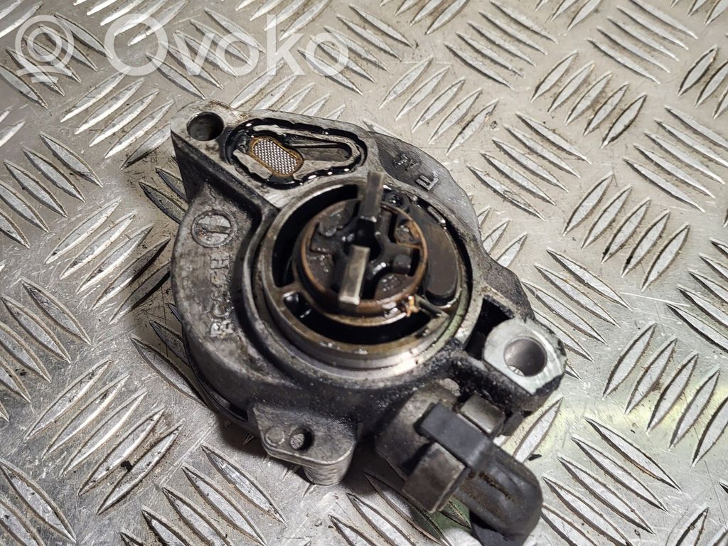 Ford Focus Vacuum pump 