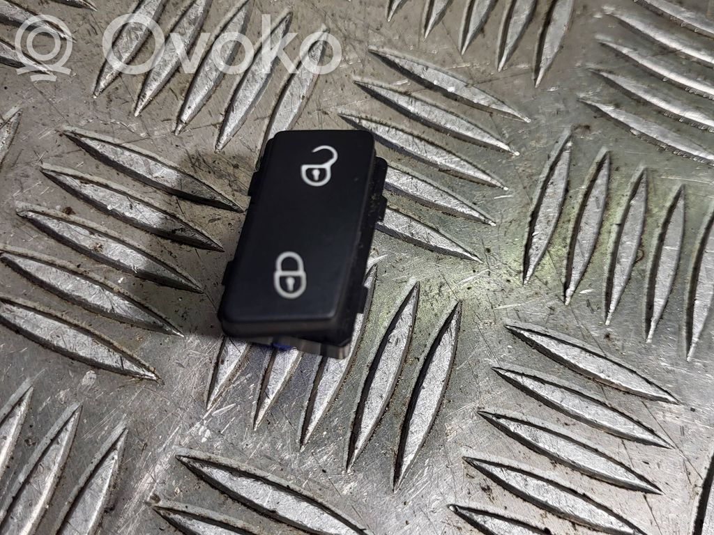 Volkswagen Touran I Central locking switch button 