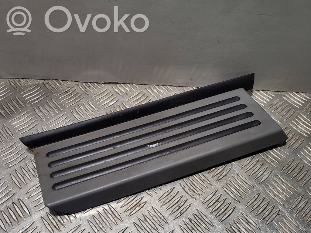 BMW 7 E65 E66 Jalkatuki 