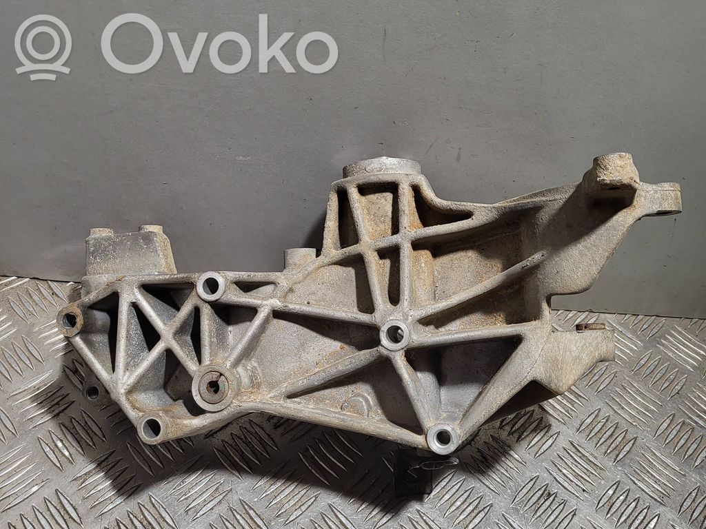 Audi A4 S4 B6 8E 8H Engine mounting bracket 