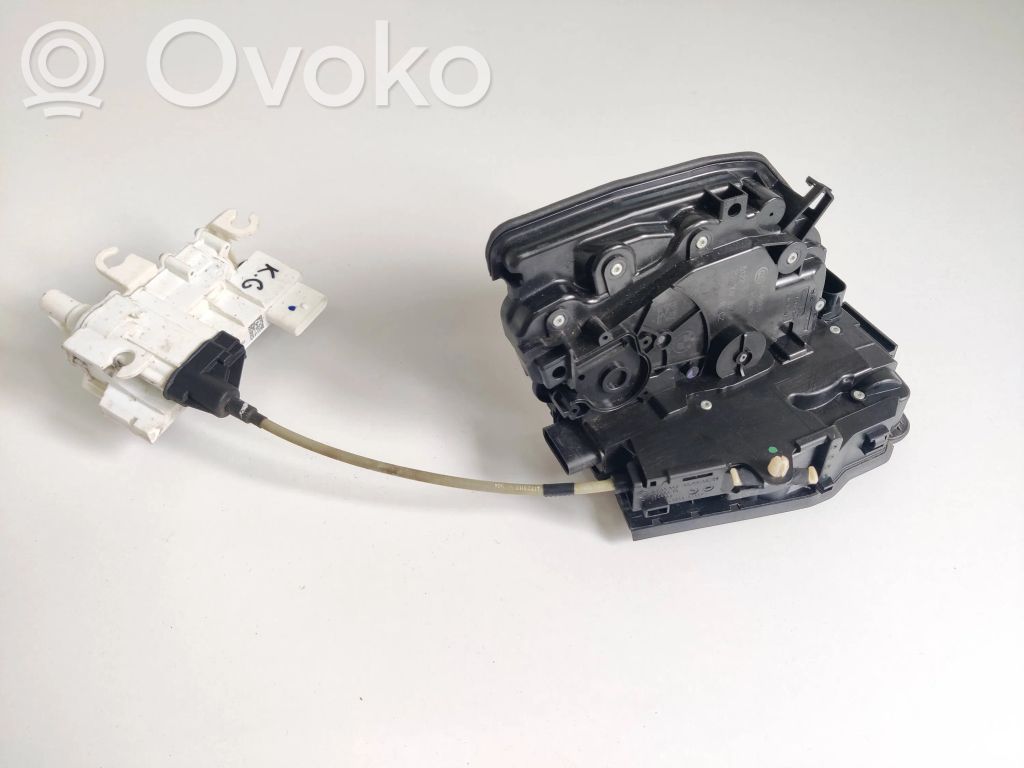 BMW 7 G11 G12 Zamek drzwi tylnych 