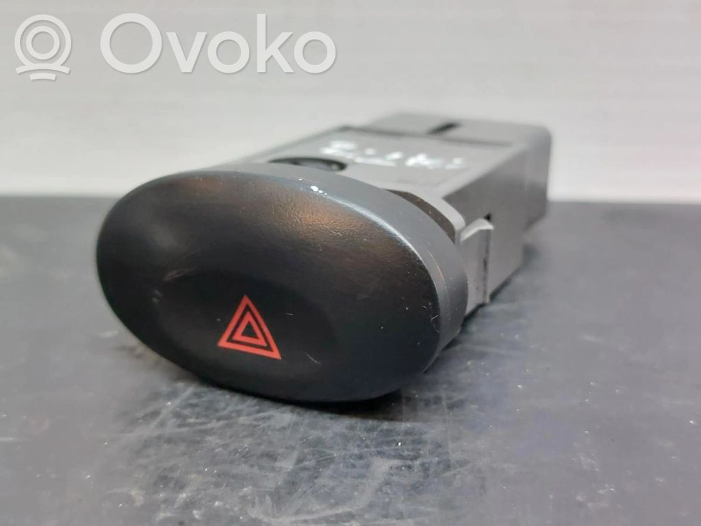 Hazard light switch   864W0140